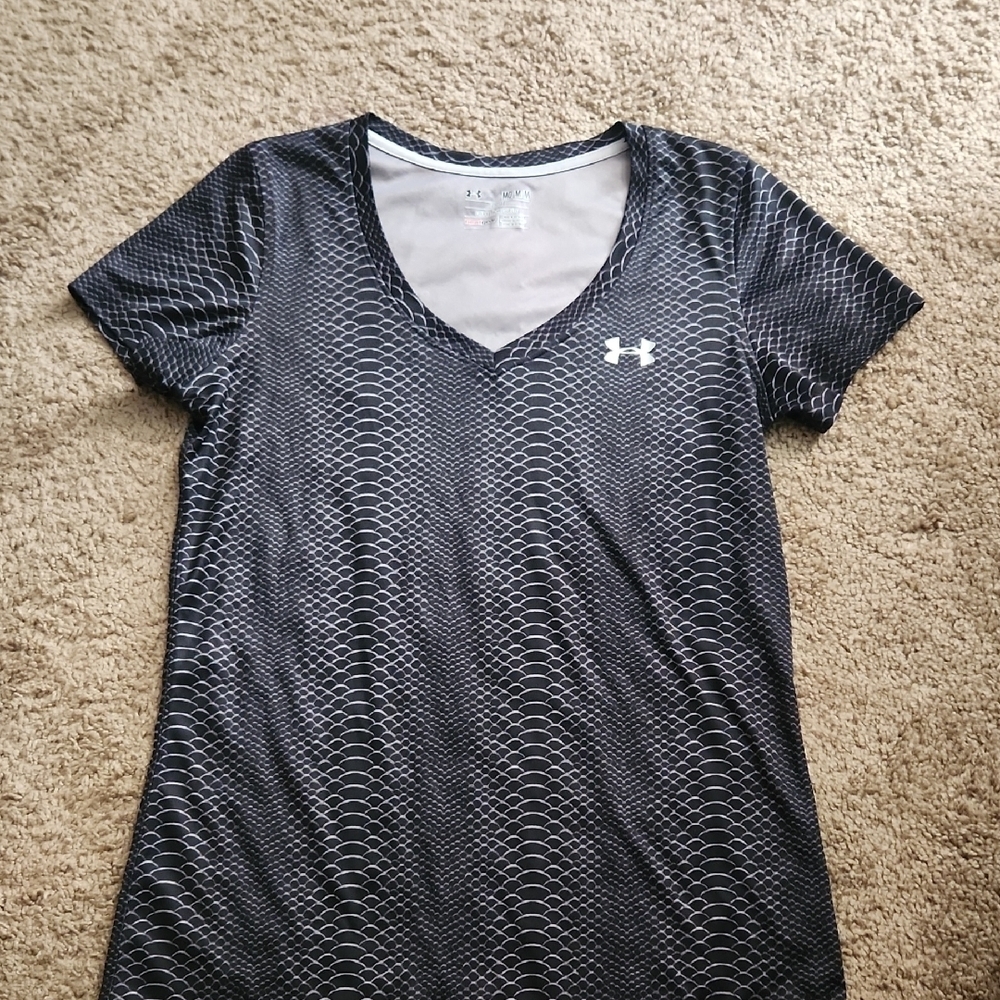 Under Armour Women's Patterned Black Short Sleeve Tee